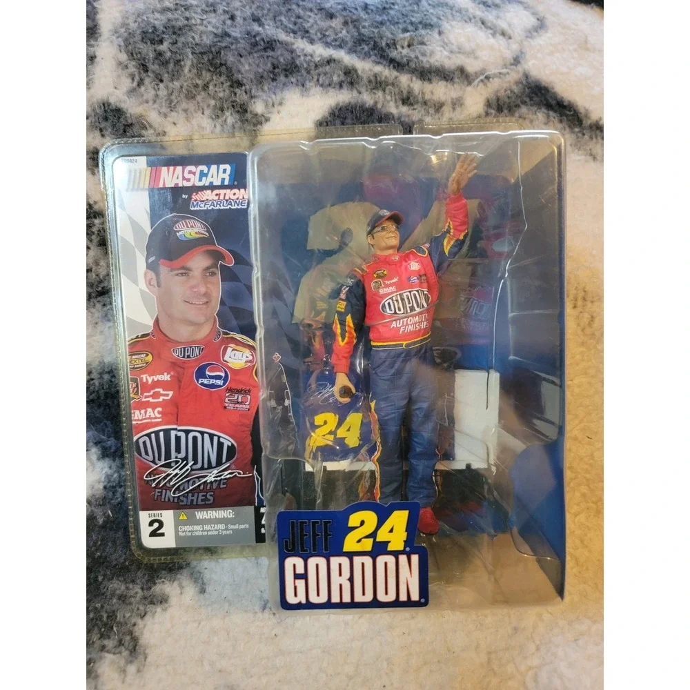 Jeff Gordon #24 DuPont Action Figure NASCAR Series 2 2004‎ McFarlane NIB